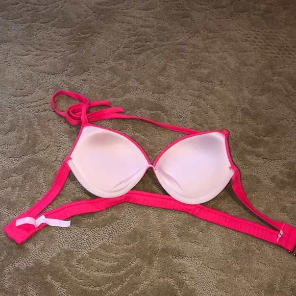 Red victoria’s Secret bikini top - Picture 5 of 6